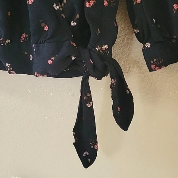 Madewell Black Flower Toss Wrap Blouse - Size Small - Picture 4 of 8